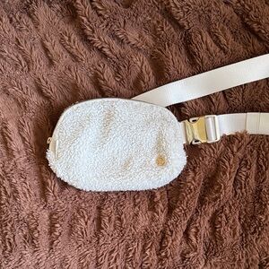 Lululemon Sherpa Belt Bag Fannypack